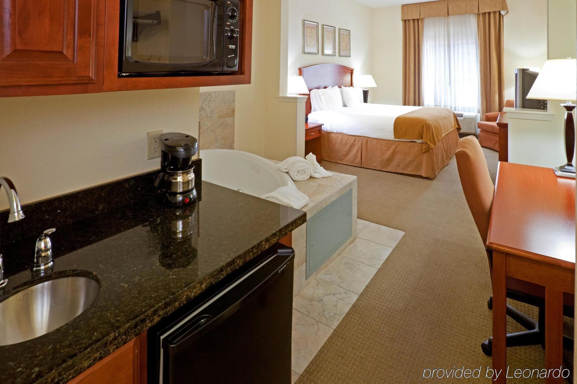 Holiday Inn Express Hotel & Suites Dallas - Grand Prairie I-20 By Ihg Dış mekan fotoğraf